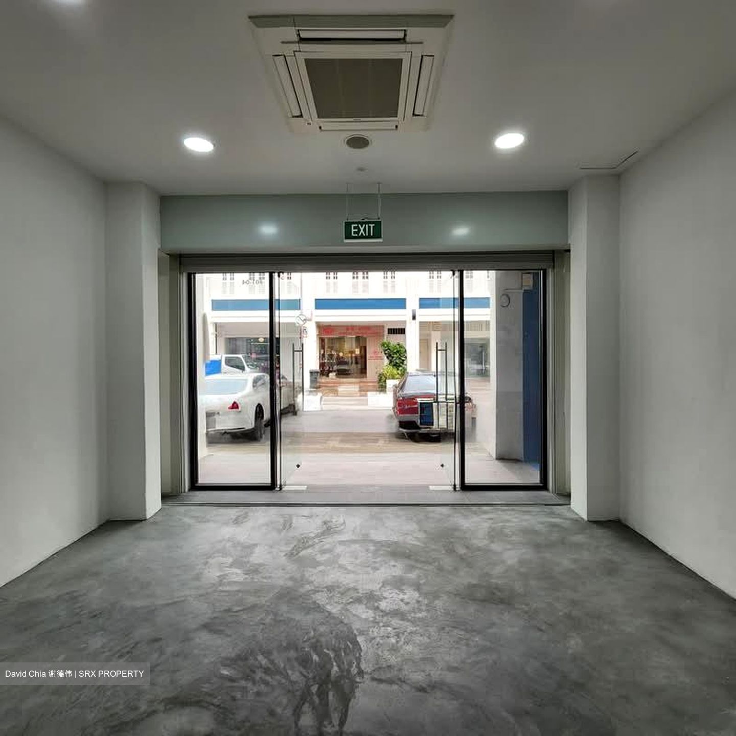 Hamilton Road (D8), Retail #572598791
